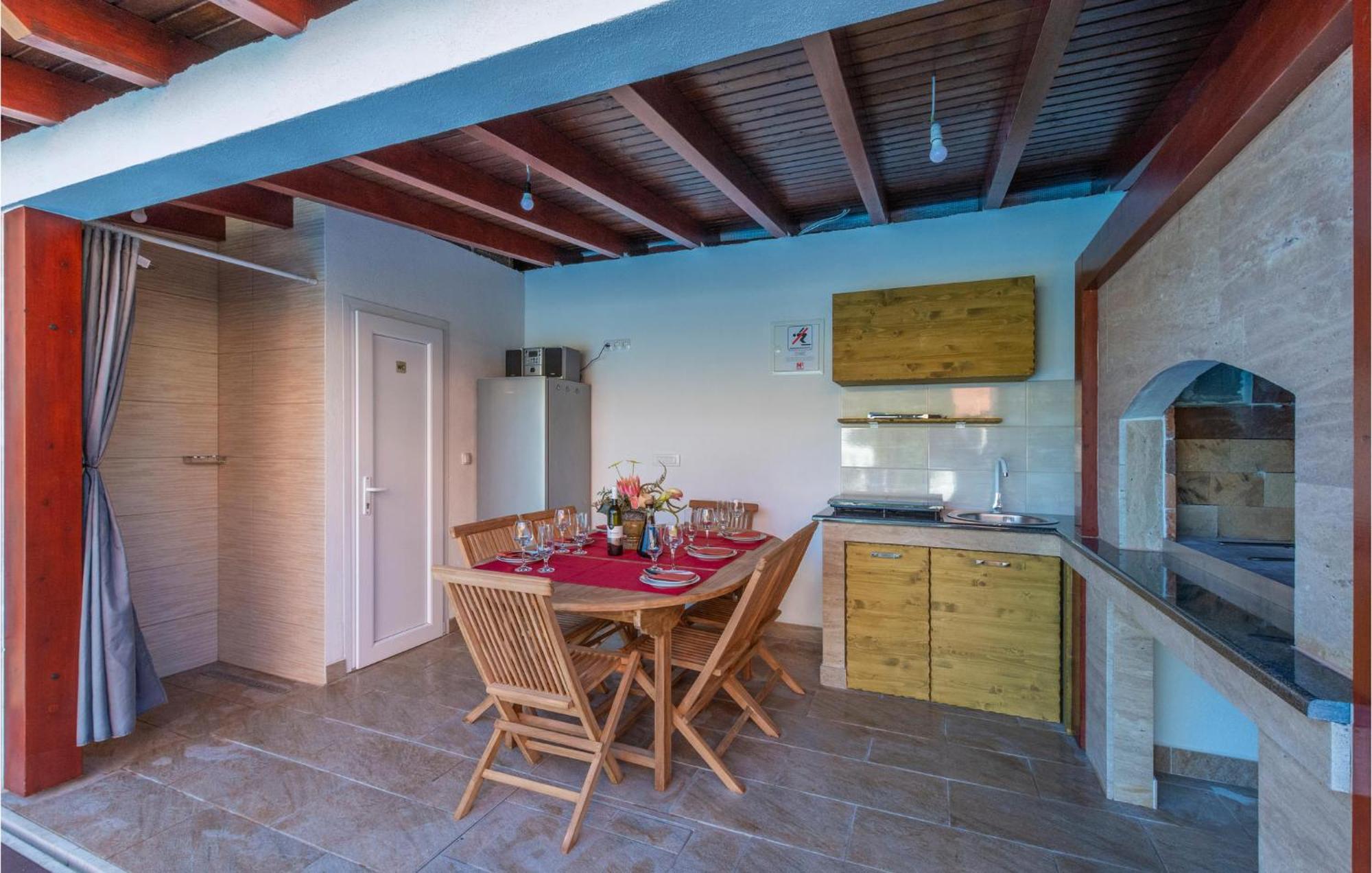 Nice Apartment In Plano With Kitchen エクステリア 写真