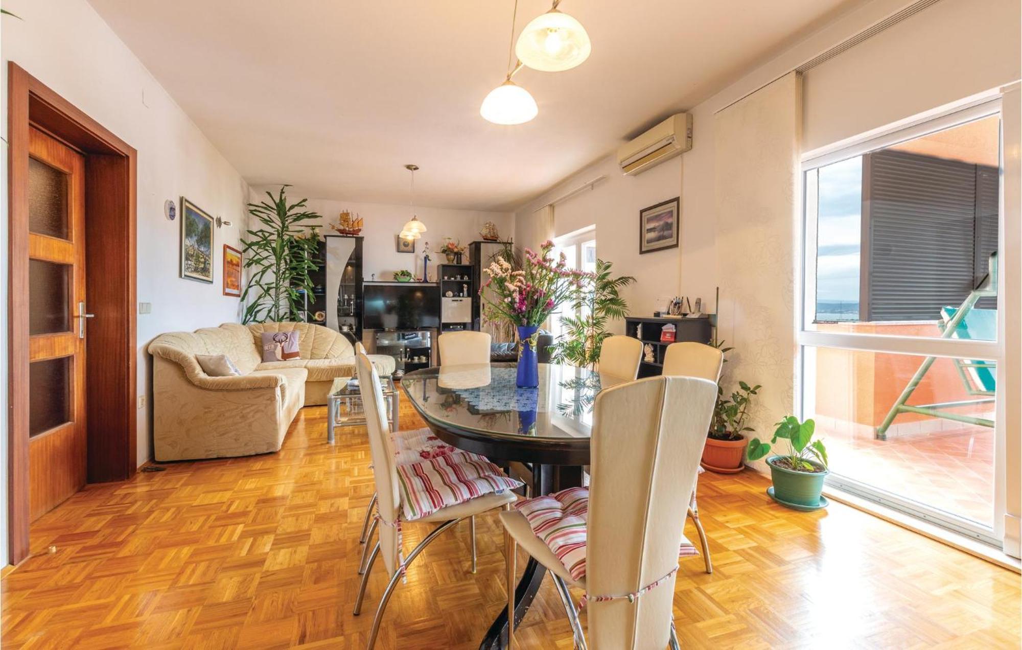 Nice Apartment In Plano With Kitchen エクステリア 写真